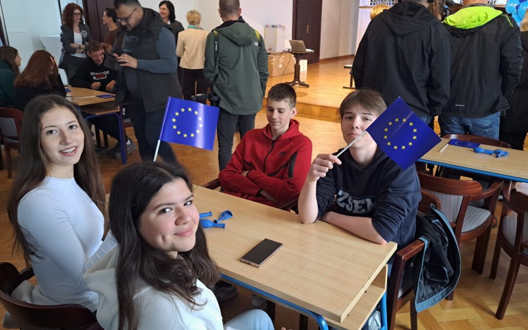 Učenici osmih razreda nastupili na 2. Euroquizzu