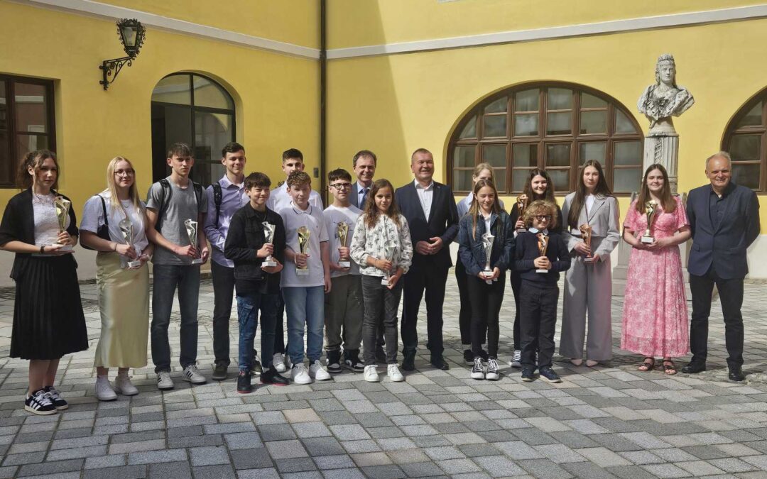Naši četvrtaši Jakov Friščić i Petar Ribić županijski prvaci u šahu, Eva Petrinjak viceprvakinja!