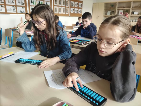 Projekt “Abakus tradicije za digitalne ambicije” – provedene aktivnosti u našoj školi